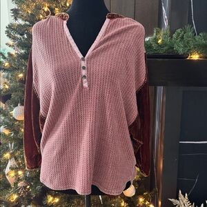 Gimmicks by BKE Velvet Sleeve Blouse